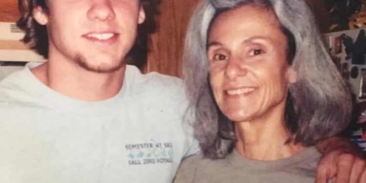 Unlike many relatives of celebrities, Gina Capitani has largely remained outside the public spotlight. She has not built a public brand....