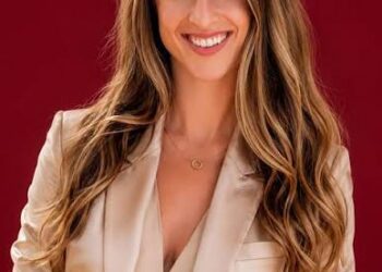 Her career has taken her from the University ashlyn sullivan salary of Florida to the Jacksonville Jaguars and, later, Philadelphia's.....