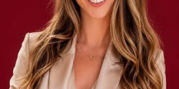 Her career has taken her from the University ashlyn sullivan salary of Florida to the Jacksonville Jaguars and, later, Philadelphia's.....